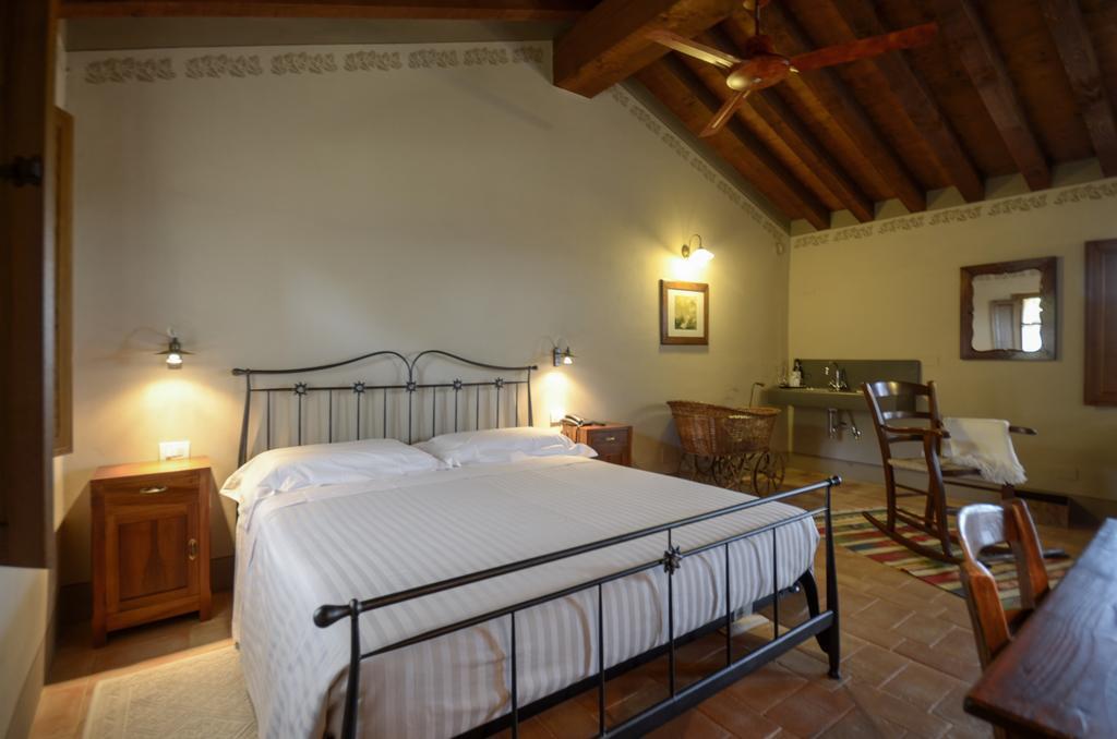 Podere Carceroni Poggi del Sasso Værelse billede